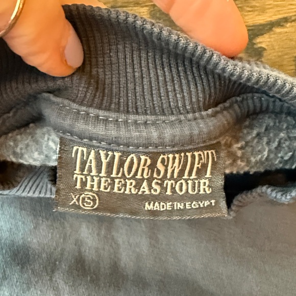 Taylor Swift Eras Tour Blue Crewneck Sweatshirt Official Merch Size XS NWOT - Picture 8 of 16